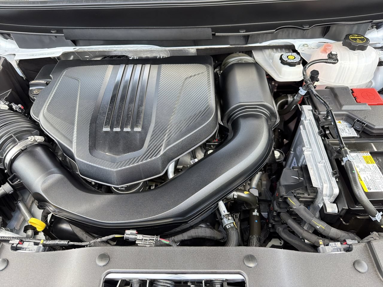 Used 2026 Chevrolet Traverse RS w/ LPO, Floor Liner Package AWD/4WD image 8
