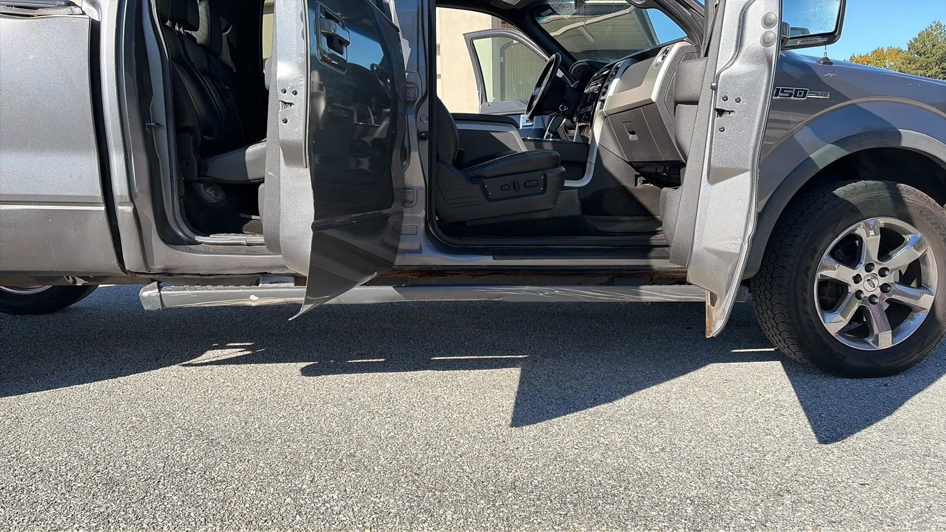 Used 2011 Ford F150 FX4 w/ FX Luxury Pkg image 28
