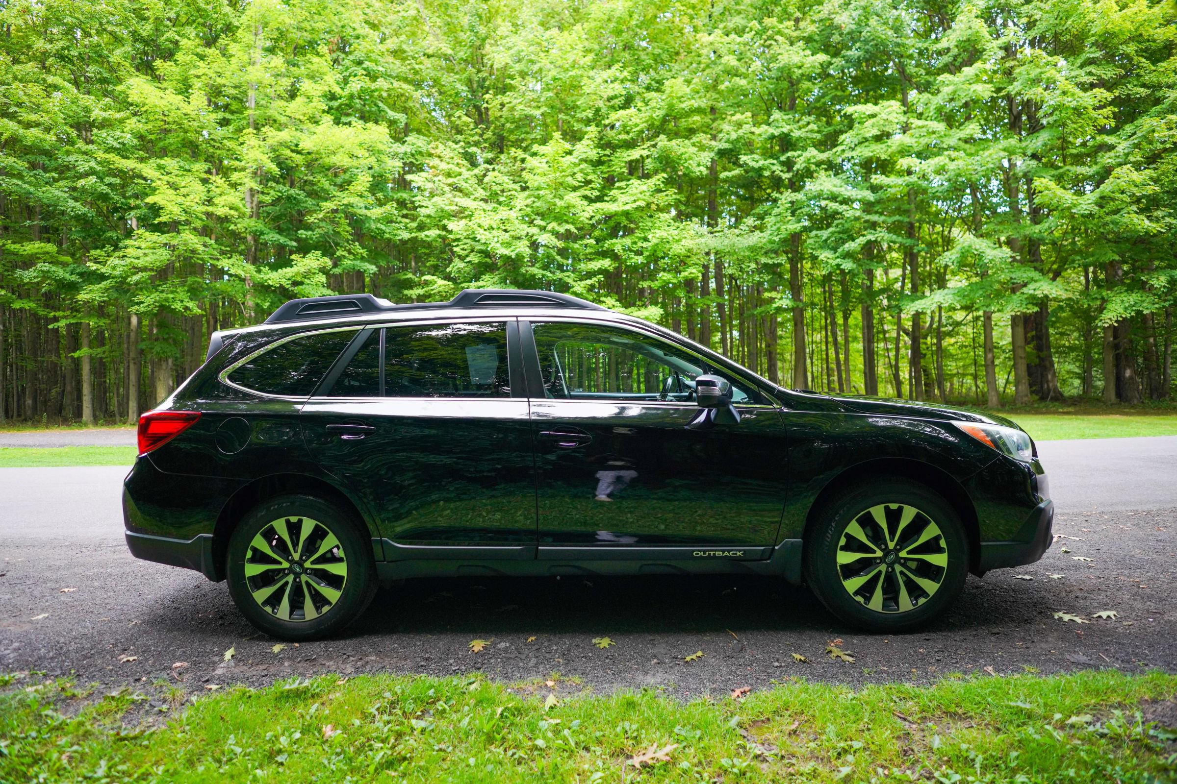 Used 2017 Subaru Outback 2.5i Limited AWD/4WD image 4