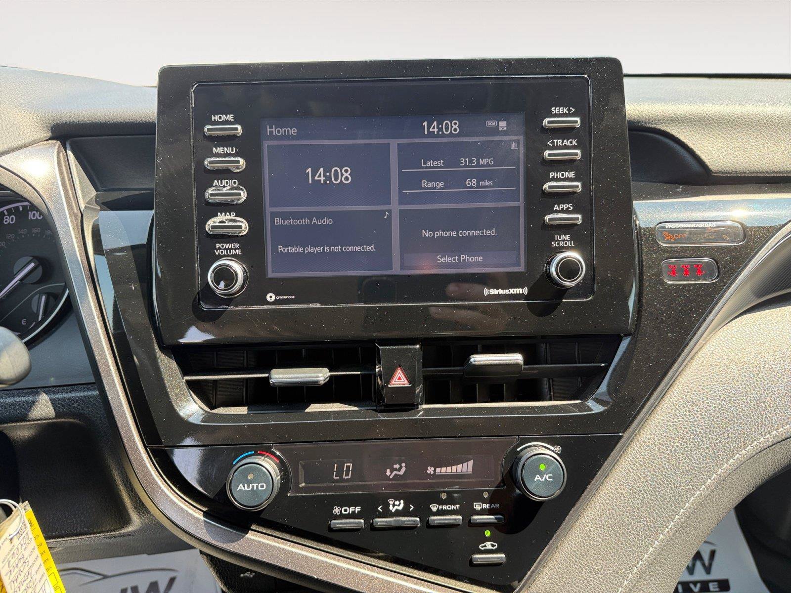 Used 2021 Toyota Camry SE FWD image 14