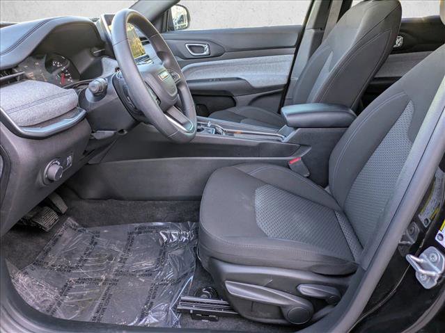 Used 2025 Jeep Compass Sport w/ Mopar Graphics Package image 14