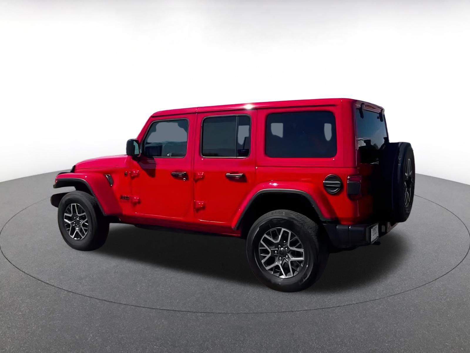 Used 2025 Jeep Wrangler Sahara image 8