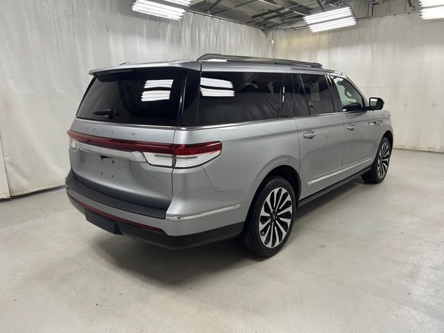 Used 2024 Lincoln Navigator L Reserve AWD/4WD image 4