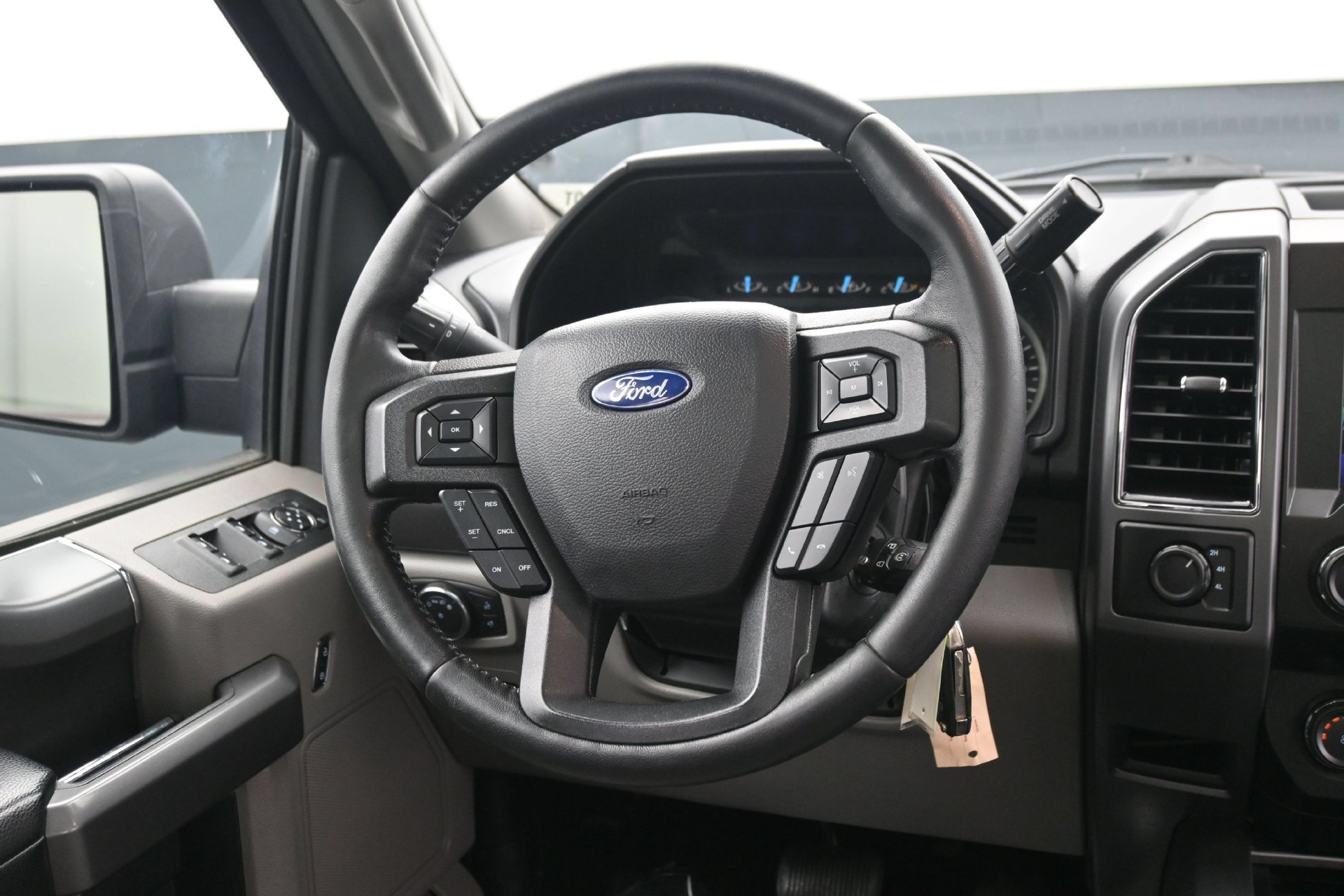 Used 2019 Ford F150 XLT w/ Equipment Group 302A Luxury AWD/4WD image 19