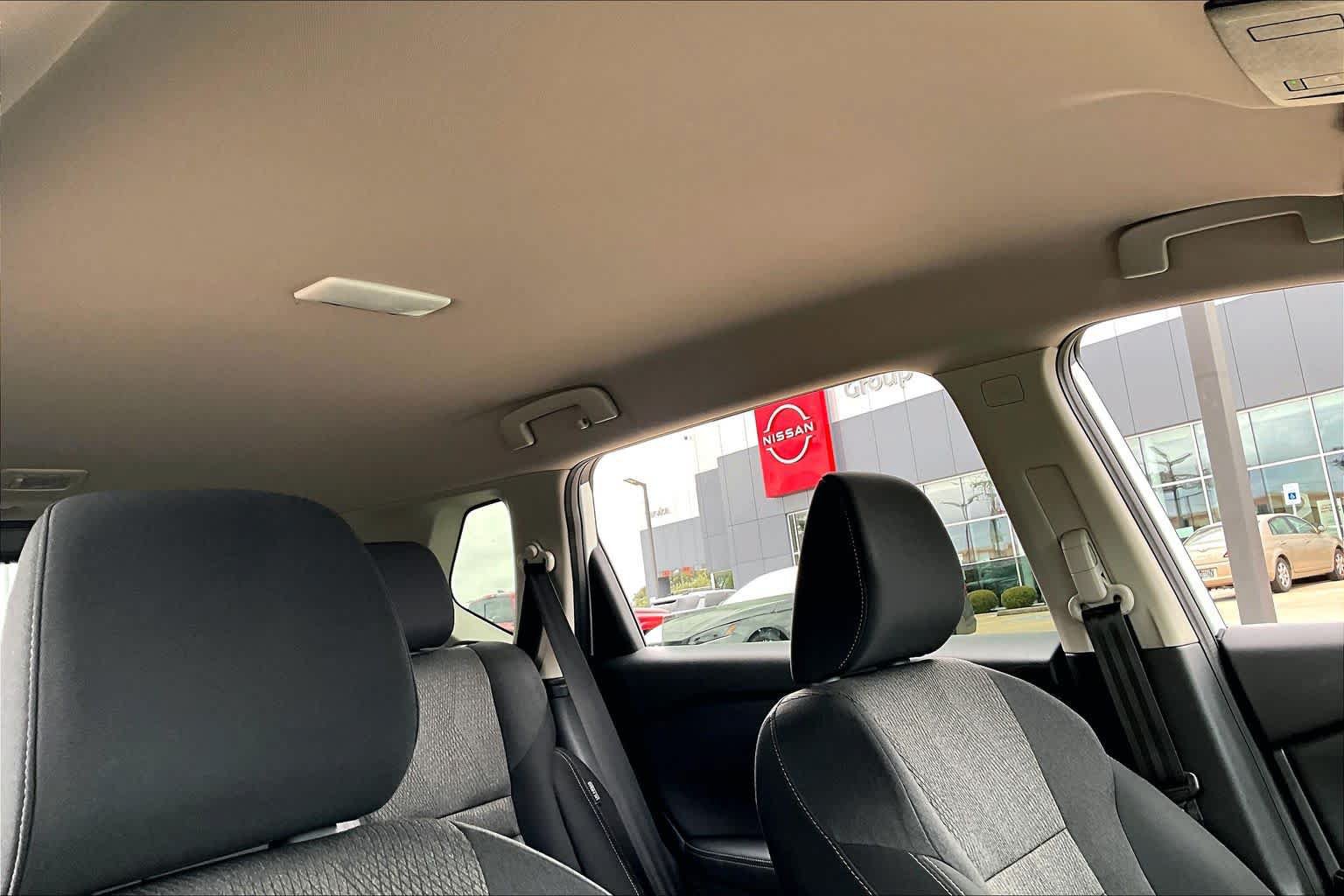 Certified 2025 Nissan Rogue SV FWD image 14