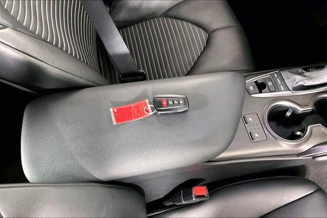 Used 2023 Toyota Camry SE w/ Cold Weather Package AWD/4WD image 32