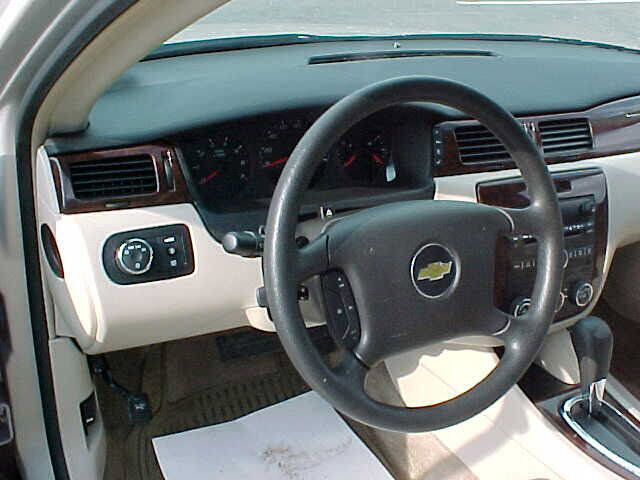 Used 2011 Chevrolet Impala LS image 18