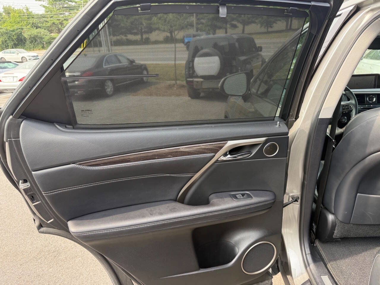 Used 2017 Lexus RX 450h AWD image 19