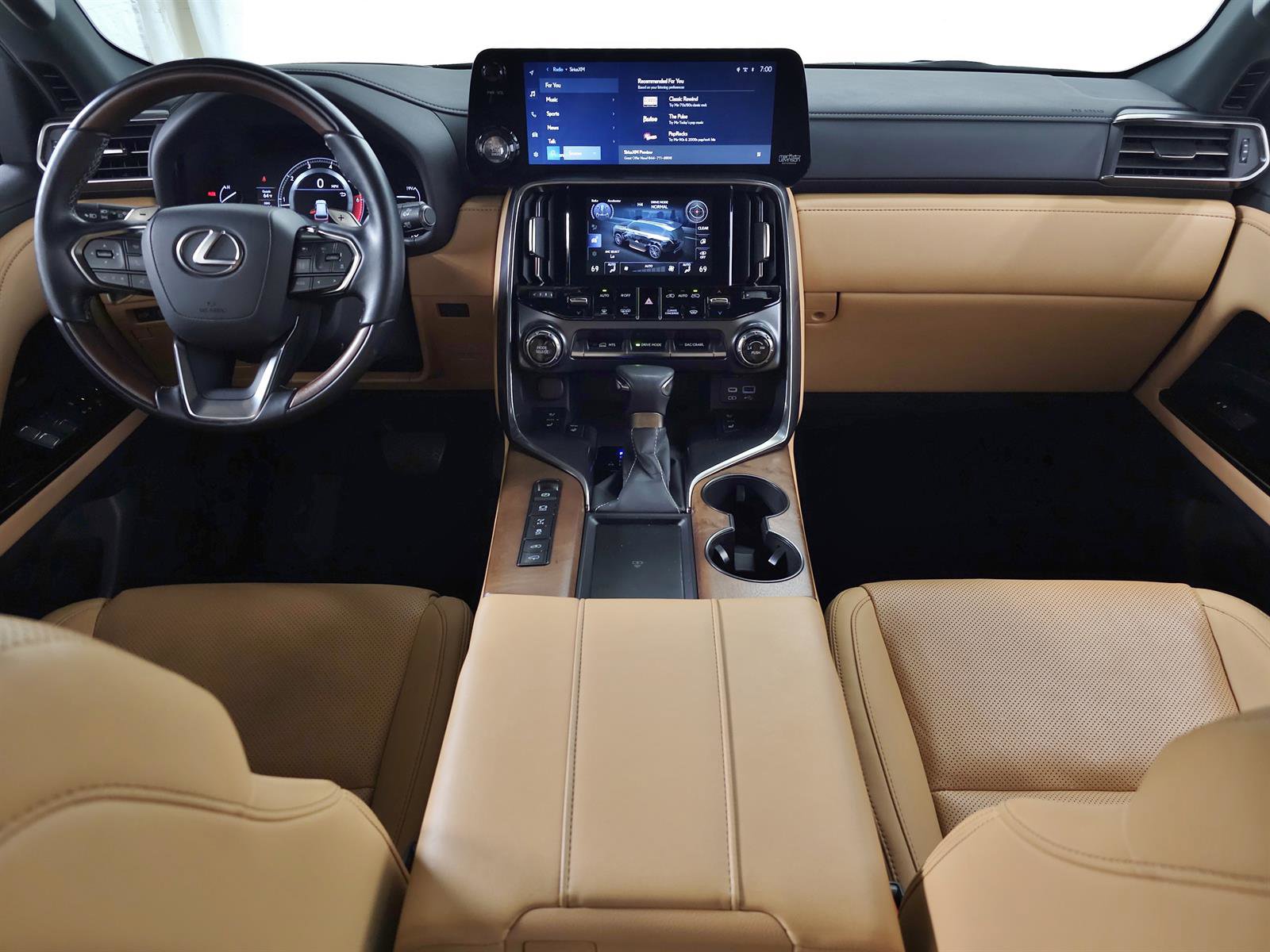 Used 2023 Lexus LX 600 4WD w/ Appearance Package image 15