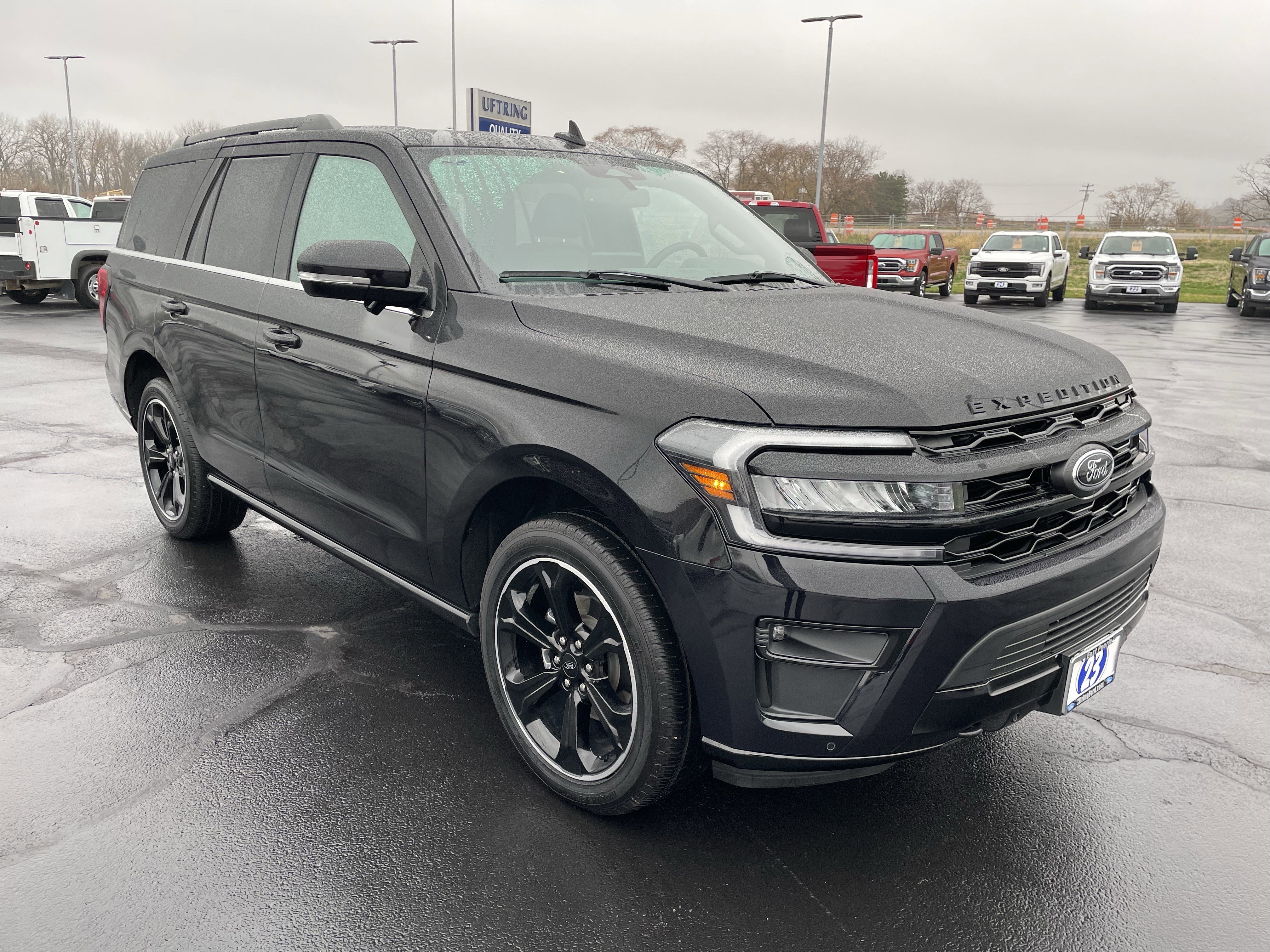 Used 2023 Ford Expedition Limited image 11