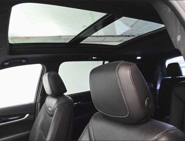 Used 2025 Cadillac XT6 Premium Luxury image 6