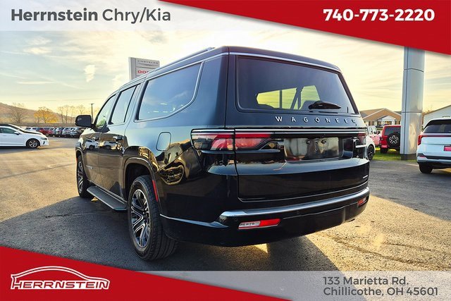 Used 2024 Jeep Wagoneer L Series II w/ Flexible Seating Group image 5