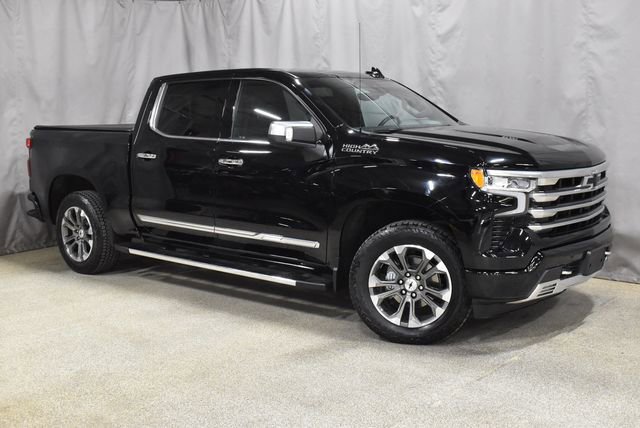Used 2023 Chevrolet Silverado 1500 High Country w/ Technology Package image 3