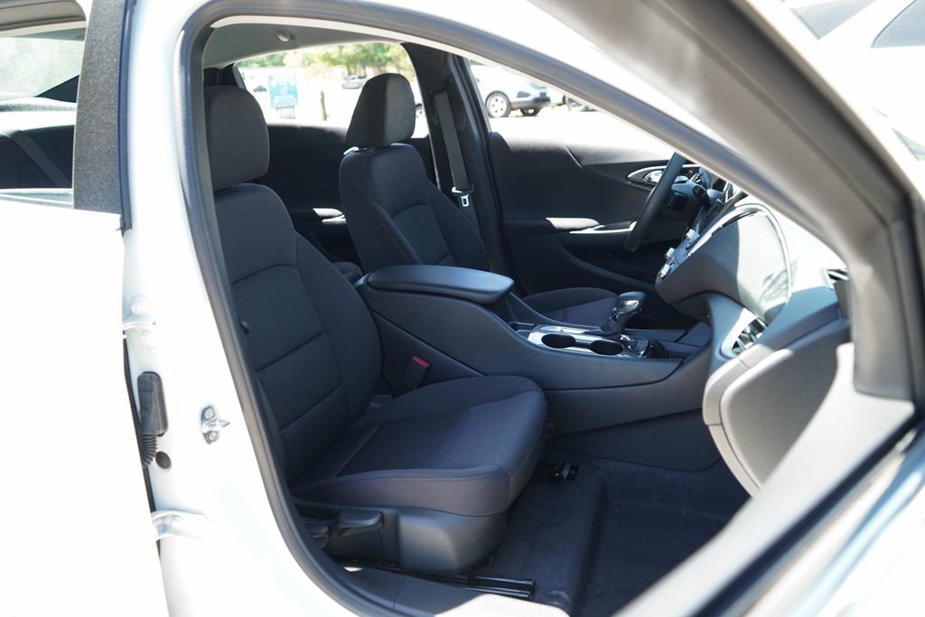 Used 2022 Chevrolet Malibu LS image 12