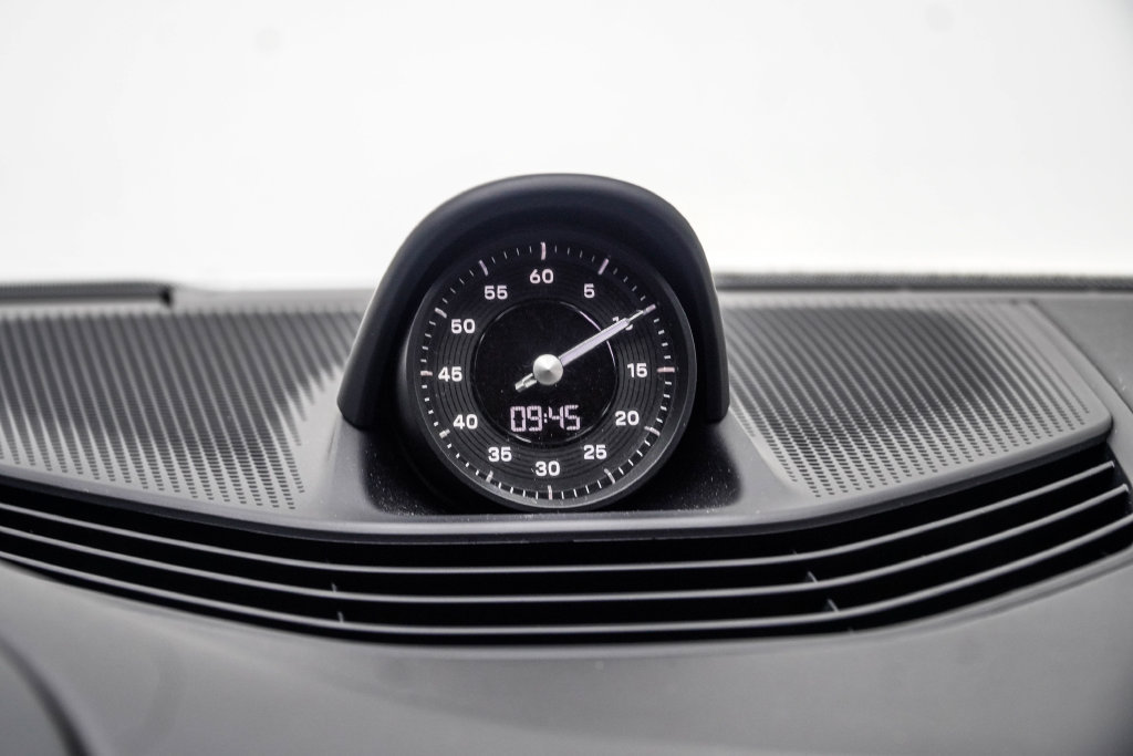 Used 2024 Porsche Taycan RWD image 36