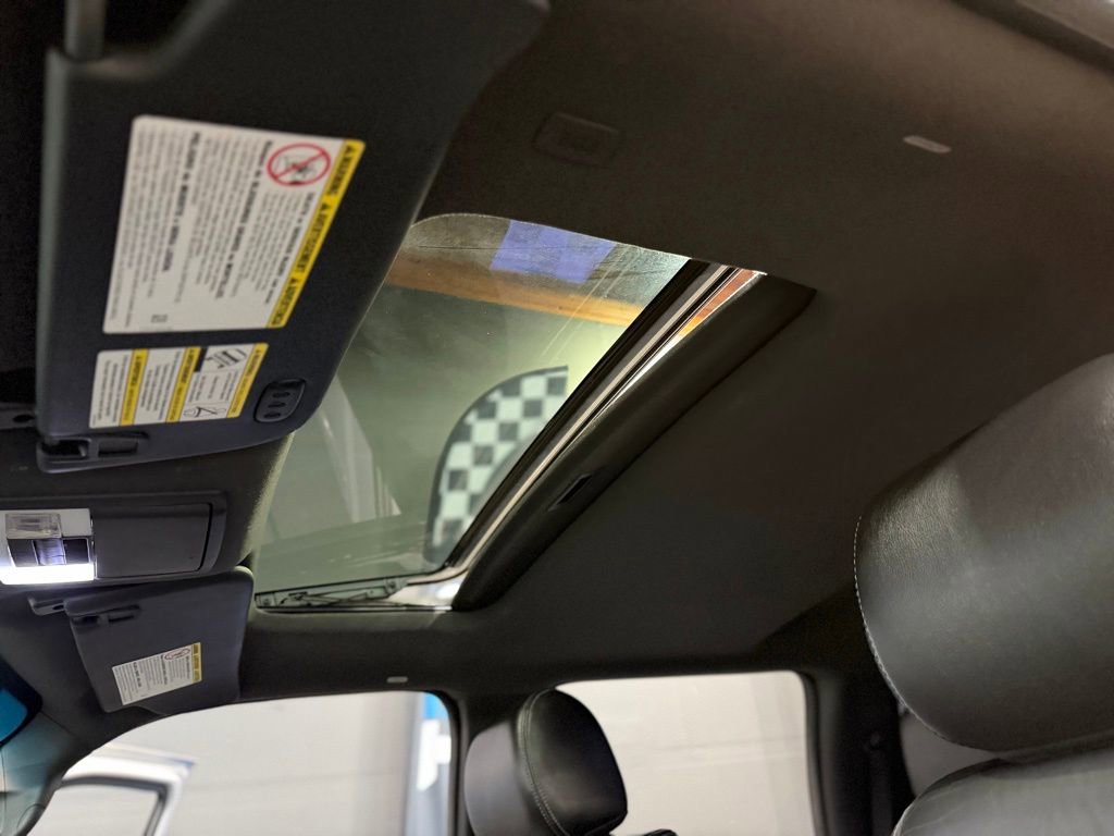 Used 2014 Ford F350 Lariat w/ Lariat Ultimate Package AWD/4WD image 22