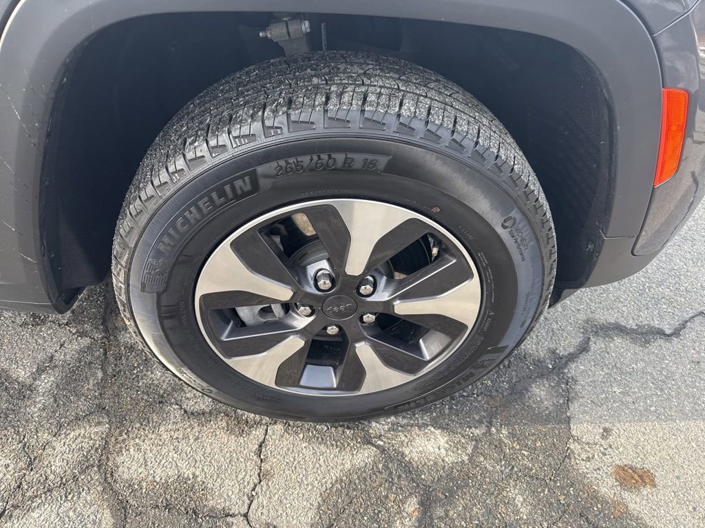 Used 2023 Jeep Grand Cherokee 4WD 4xe image 11