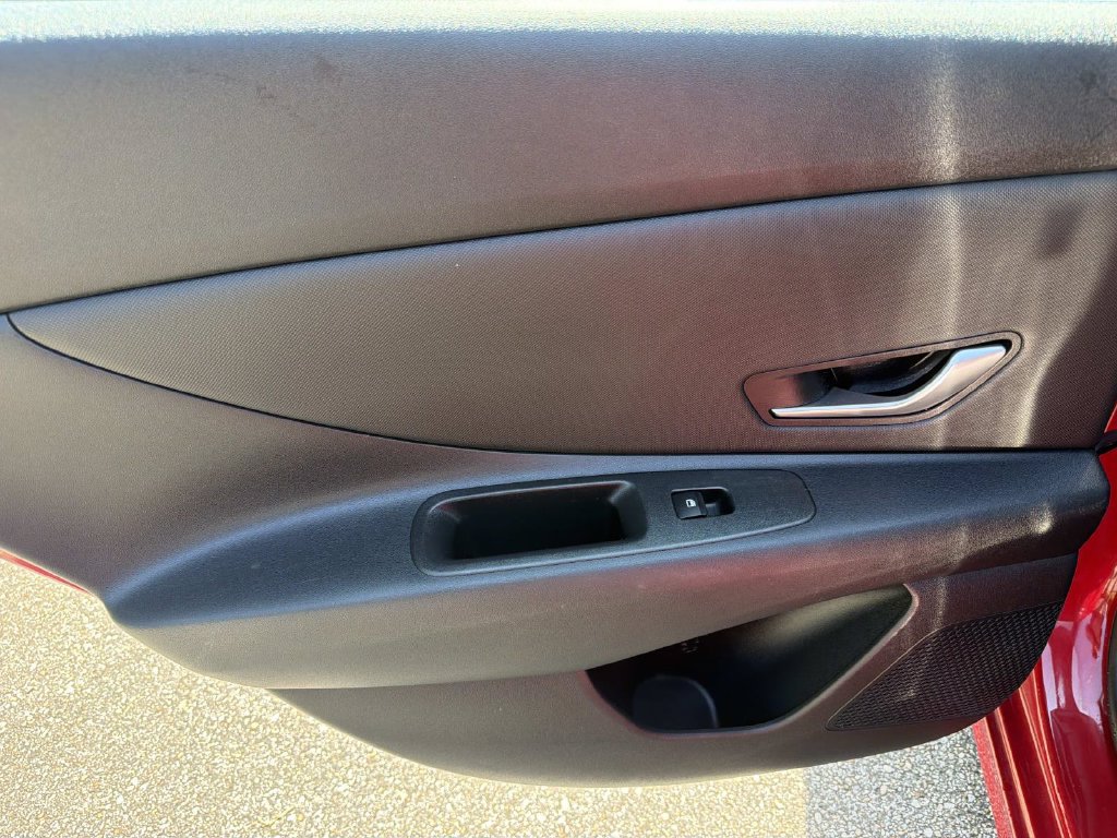 Used 2022 Hyundai Elantra SEL w/ Convenience Package FWD image 13