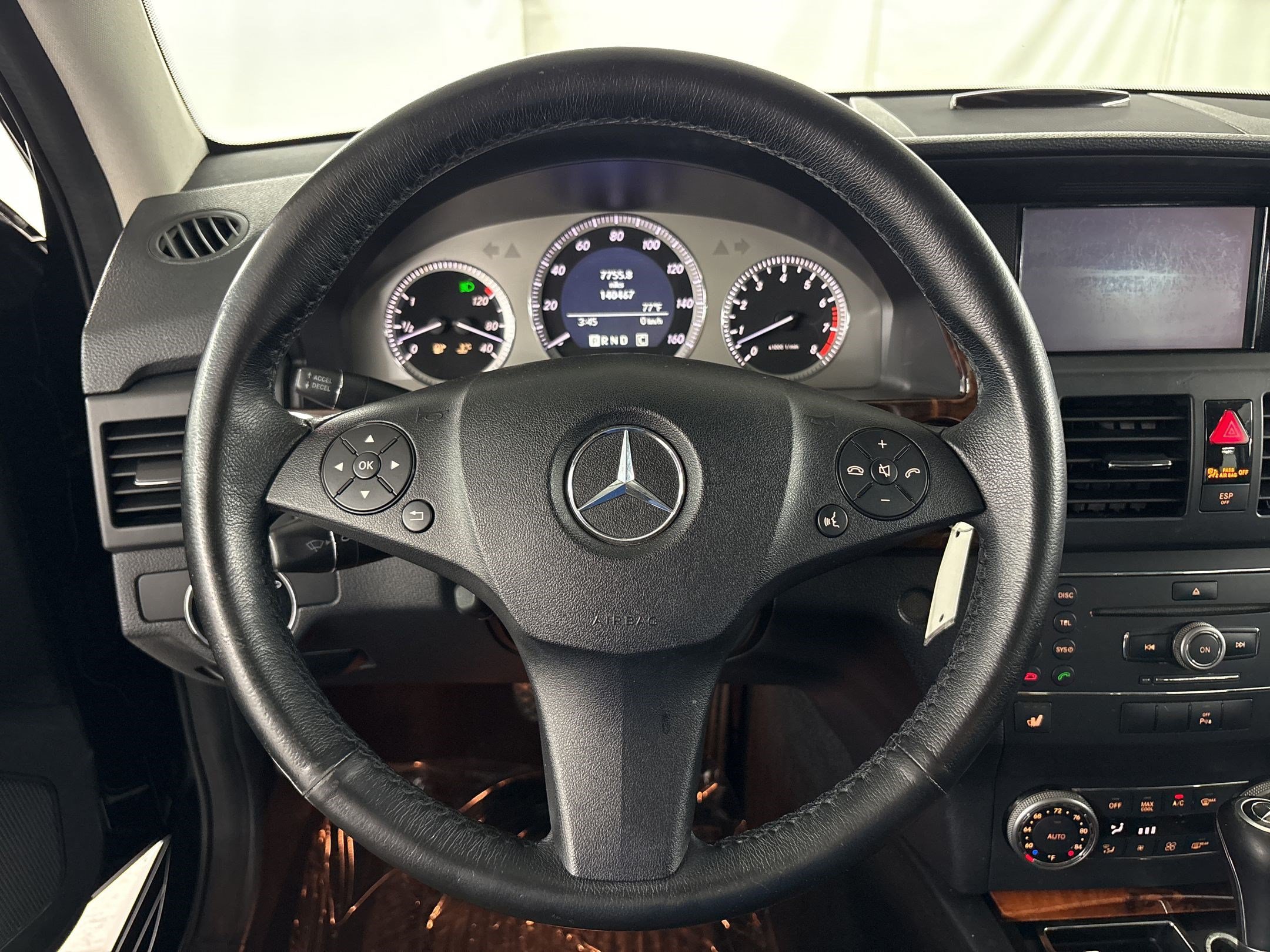 Used 2010 Mercedes-Benz GLK 350 4MATIC image 11