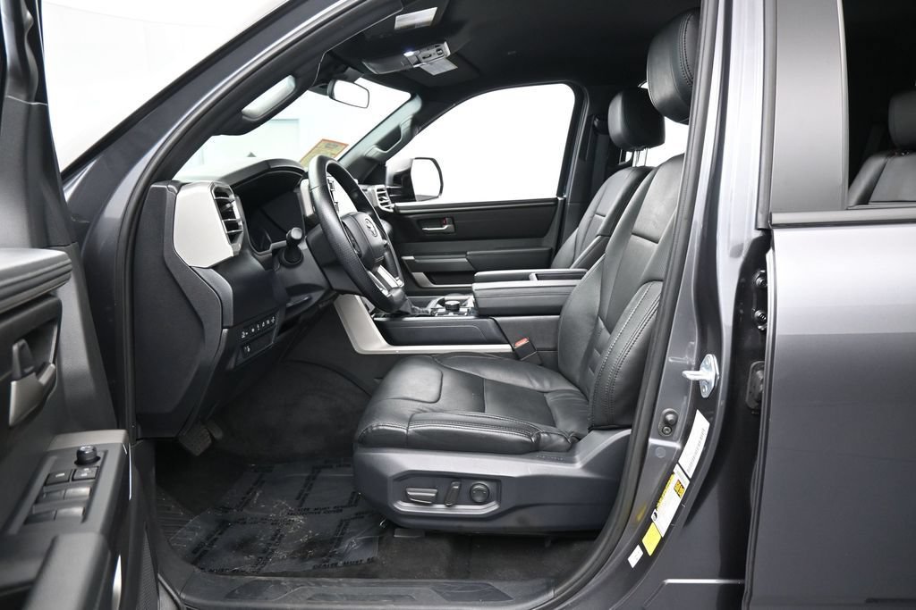 Used 2025 Toyota Tundra SR5 w/ SR5 Convenience Package AWD/4WD image 11