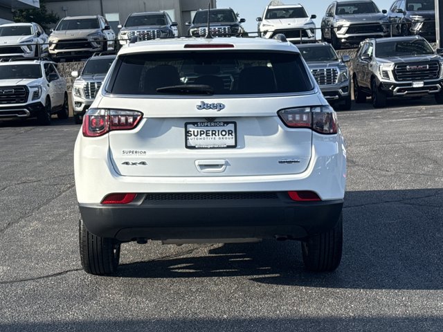 Used 2024 Jeep Compass Latitude AWD/4WD image 3