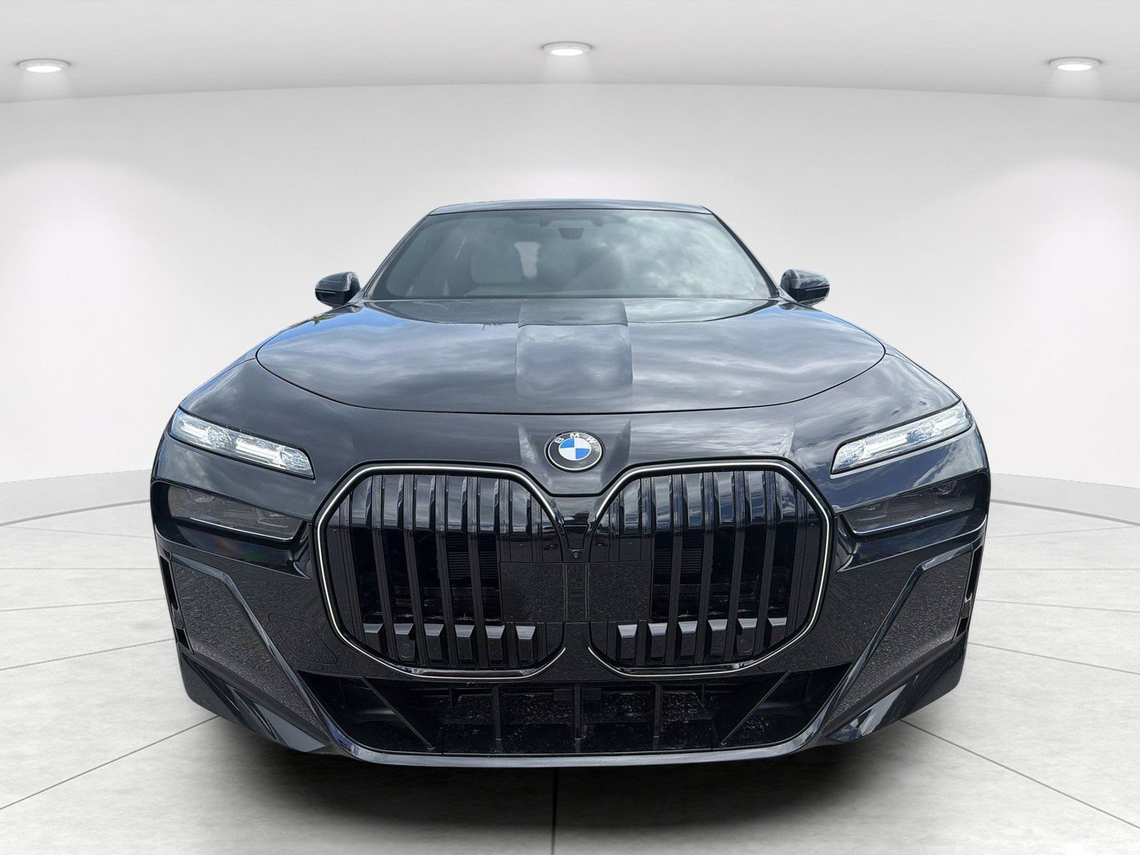New 2026 BMW 760i xDrive AWD/4WD image 2