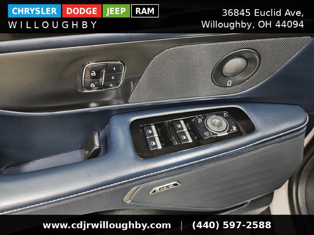 Used 2024 Lincoln Nautilus Reserve w/ Equipment Group 202A AWD/4WD image 12