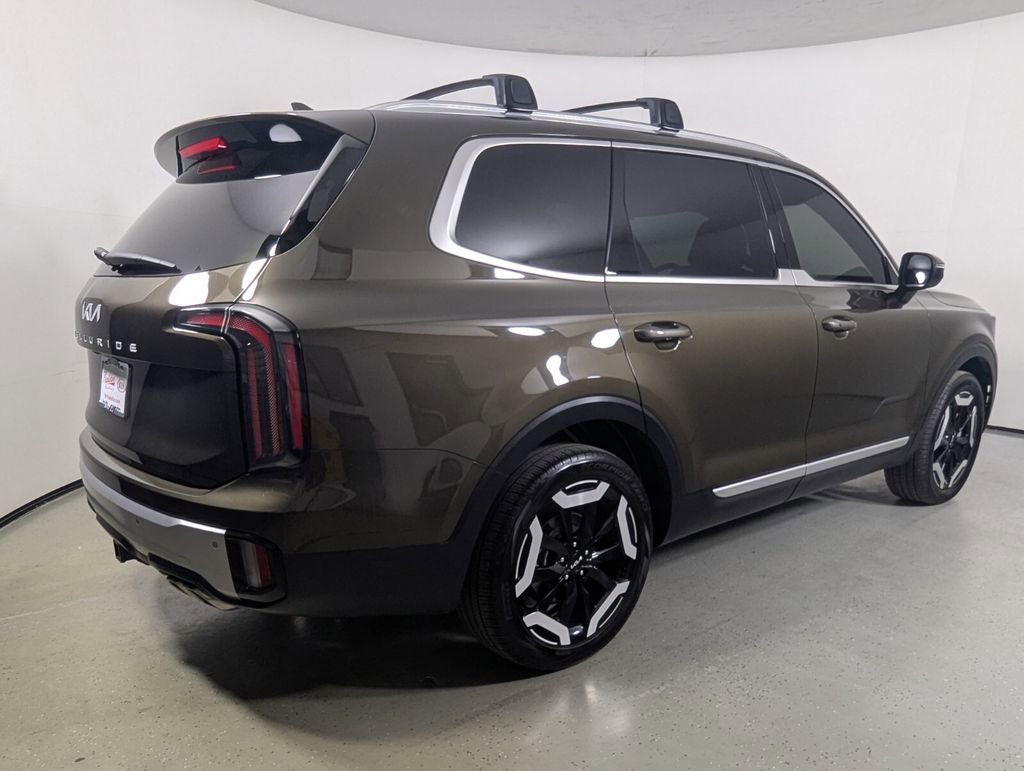 Used 2024 Kia Telluride EX w/ EX Captain's Chair Package FWD image 7