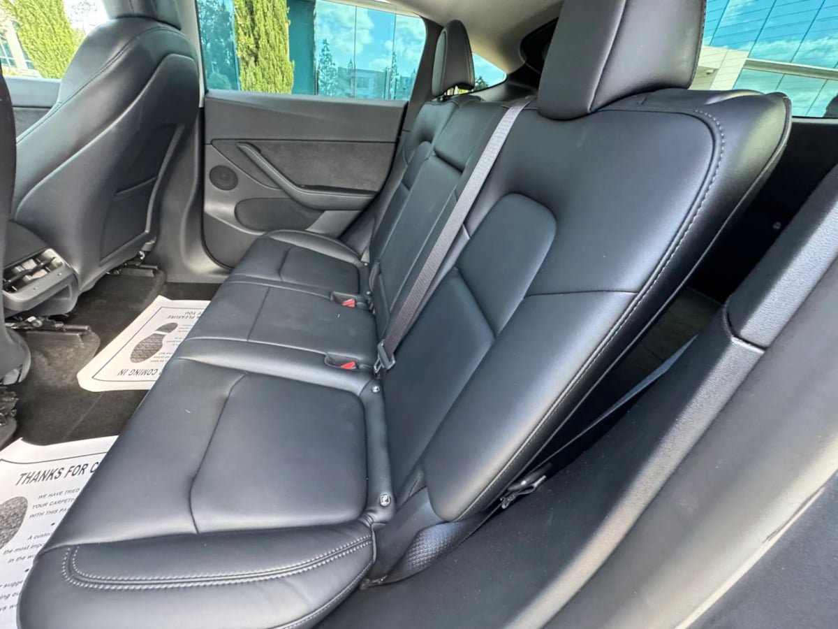 Used 2022 Tesla Model Y Long Range AWD/4WD image 17