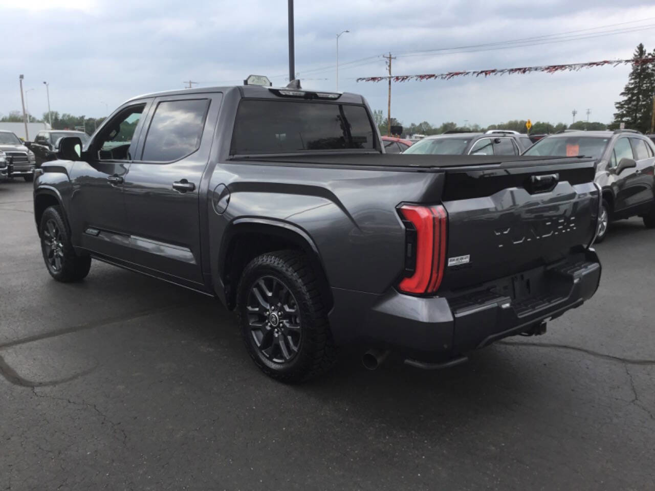 Used 2022 Toyota Tundra Platinum image 5