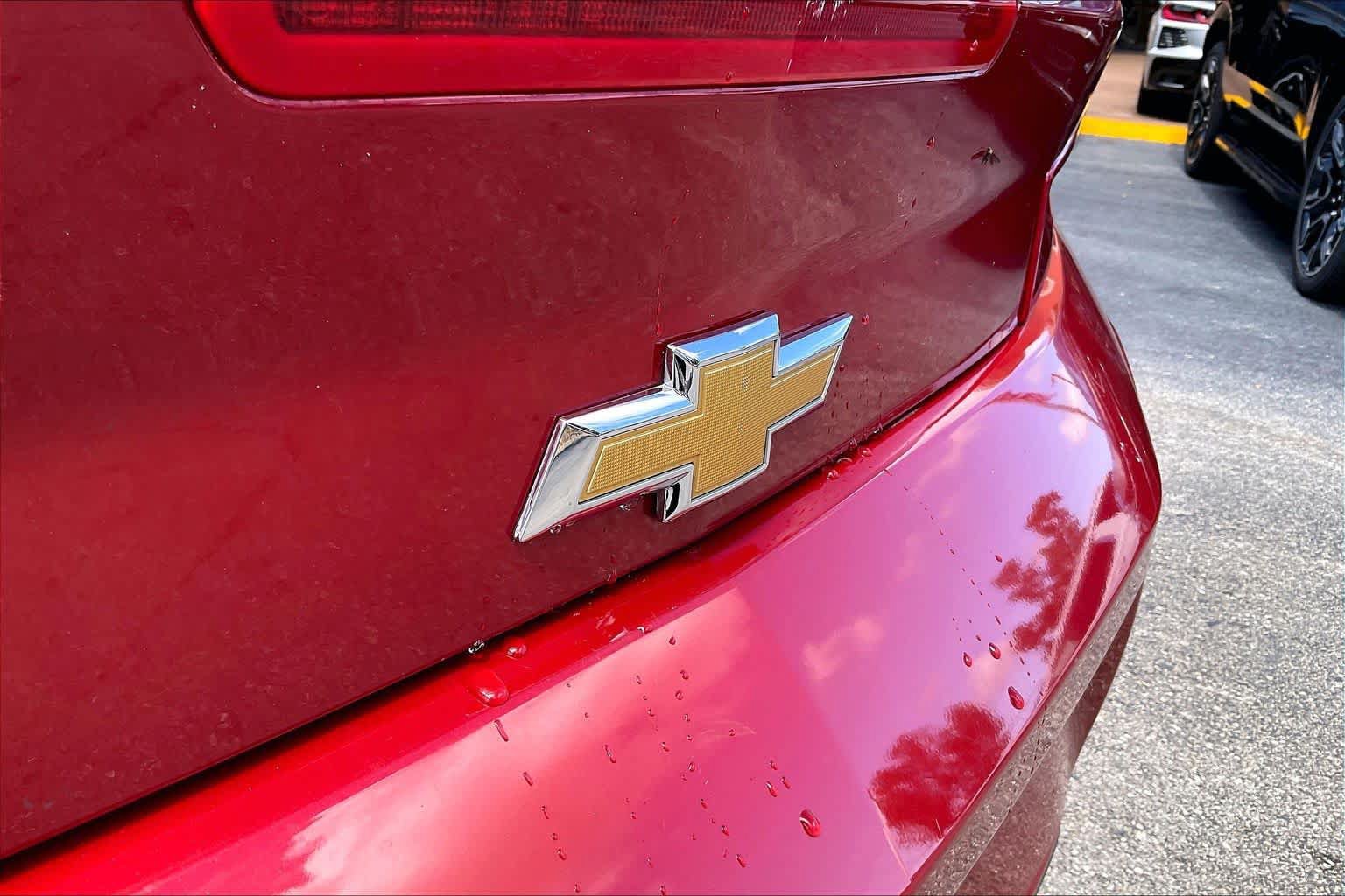 Used 2017 Chevrolet Camaro LT RWD image 9