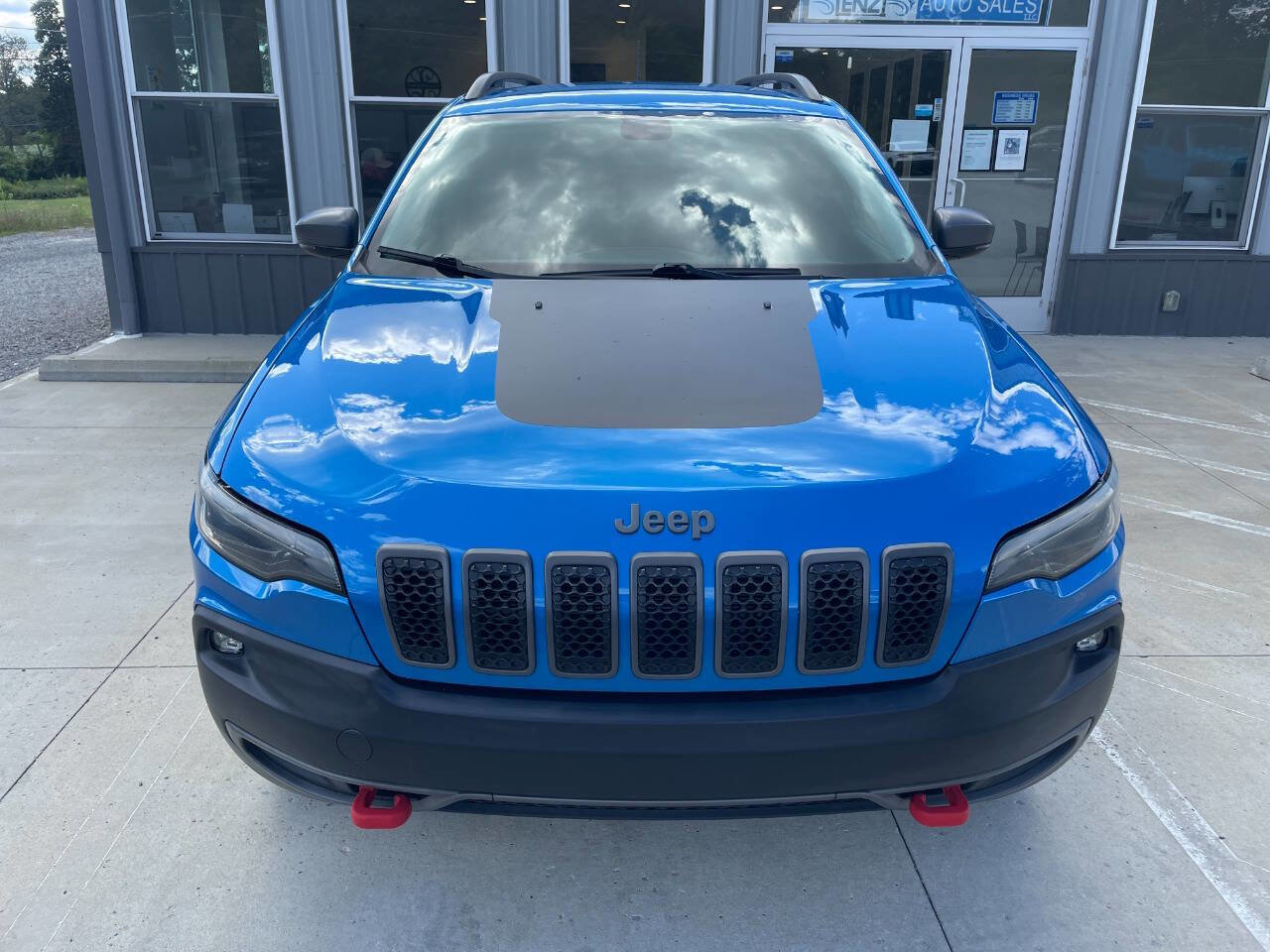 Used 2019 Jeep Cherokee Trailhawk w/ Cold Weather Group image 3