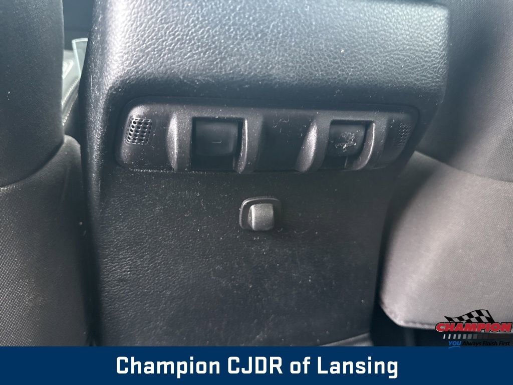 Used 2016 Jeep Wrangler Unlimited Rubicon w/ Connectivity Group image 38