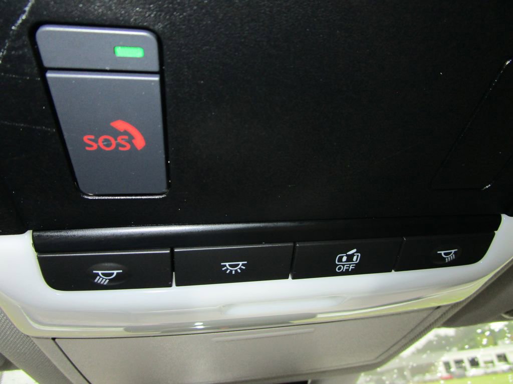 Used 2023 Nissan Rogue SV image 32