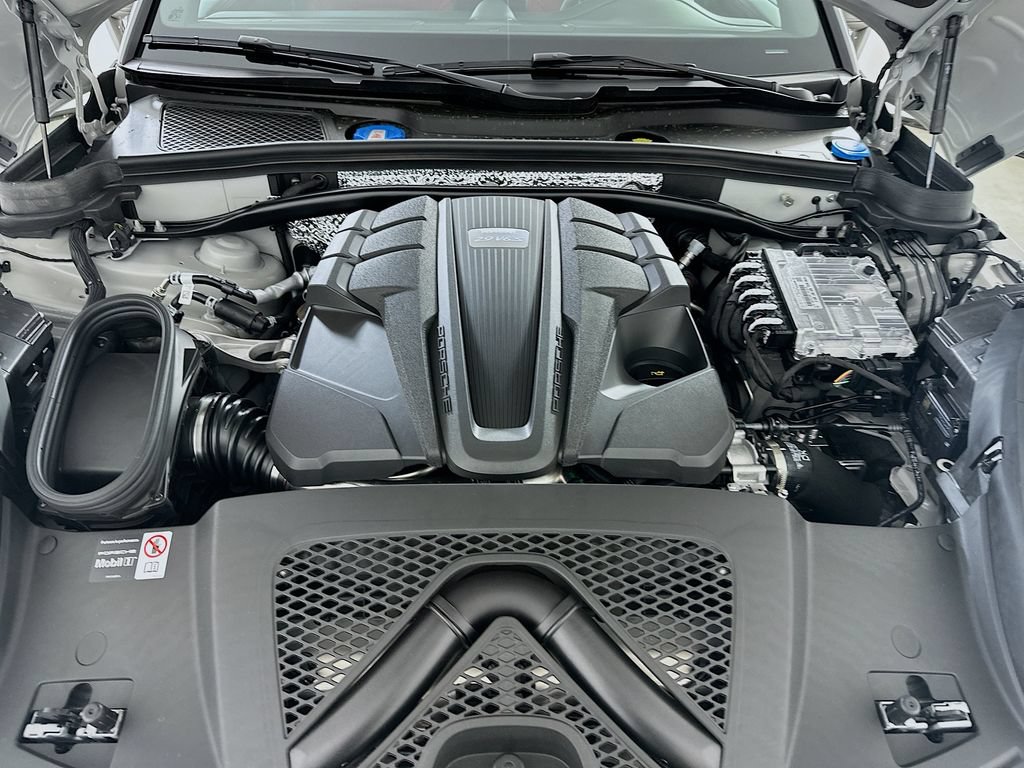 New 2026 Porsche Macan S AWD/4WD image 31