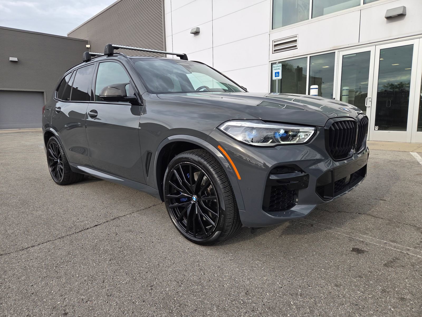 Used 2022 BMW X5 M50i w/ Executive Package AWD/4WD image 34