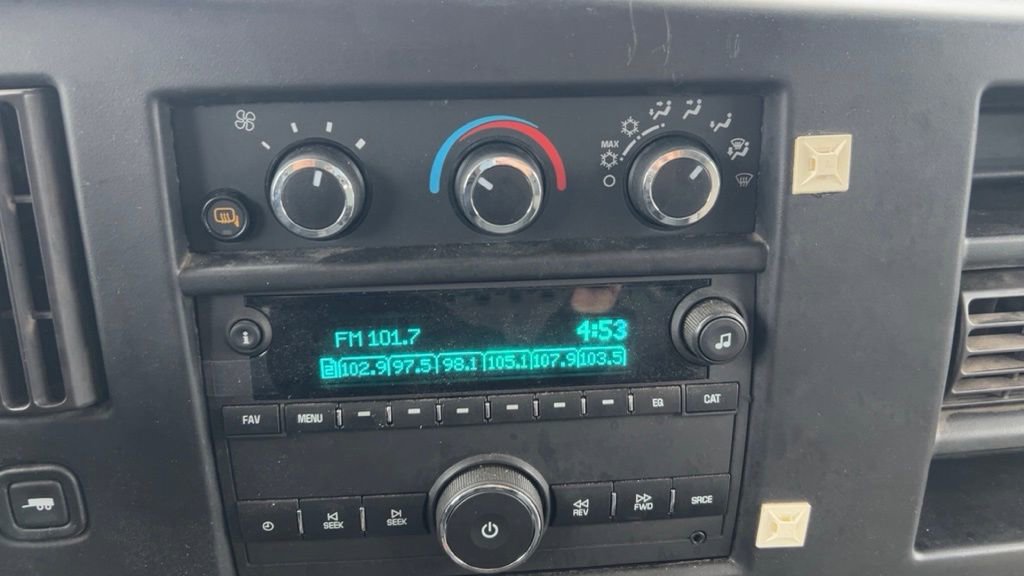 Used 2018 Chevrolet Express 3500 Extended w/ Driver Convenience Package RWD image 27