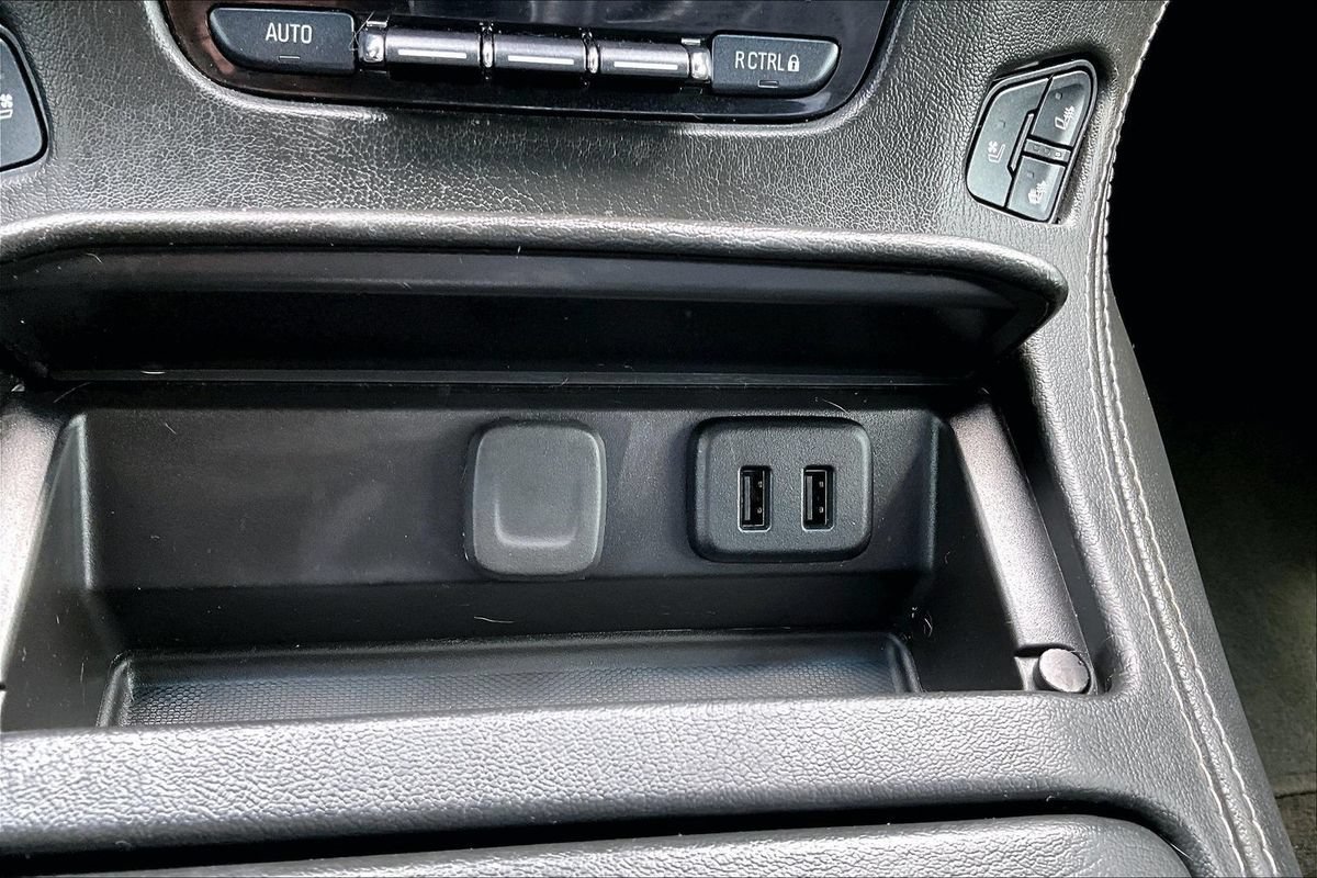 Used 2018 GMC Yukon Denali AWD/4WD image 16