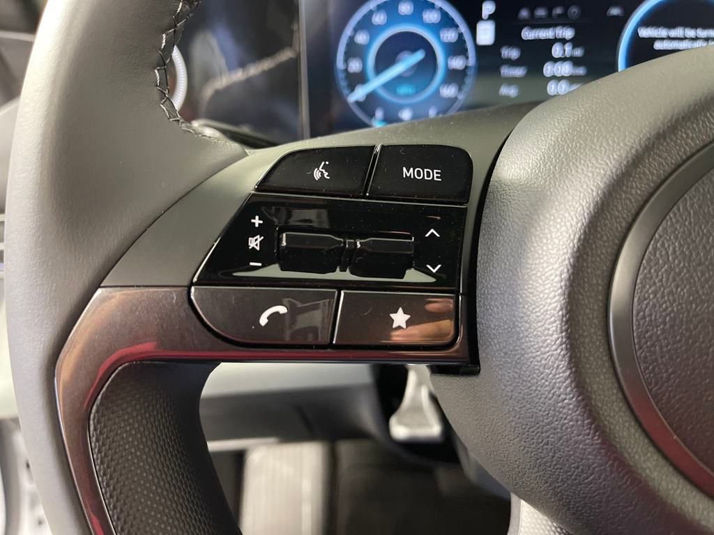 New 2025 Hyundai Elantra Limited image 25