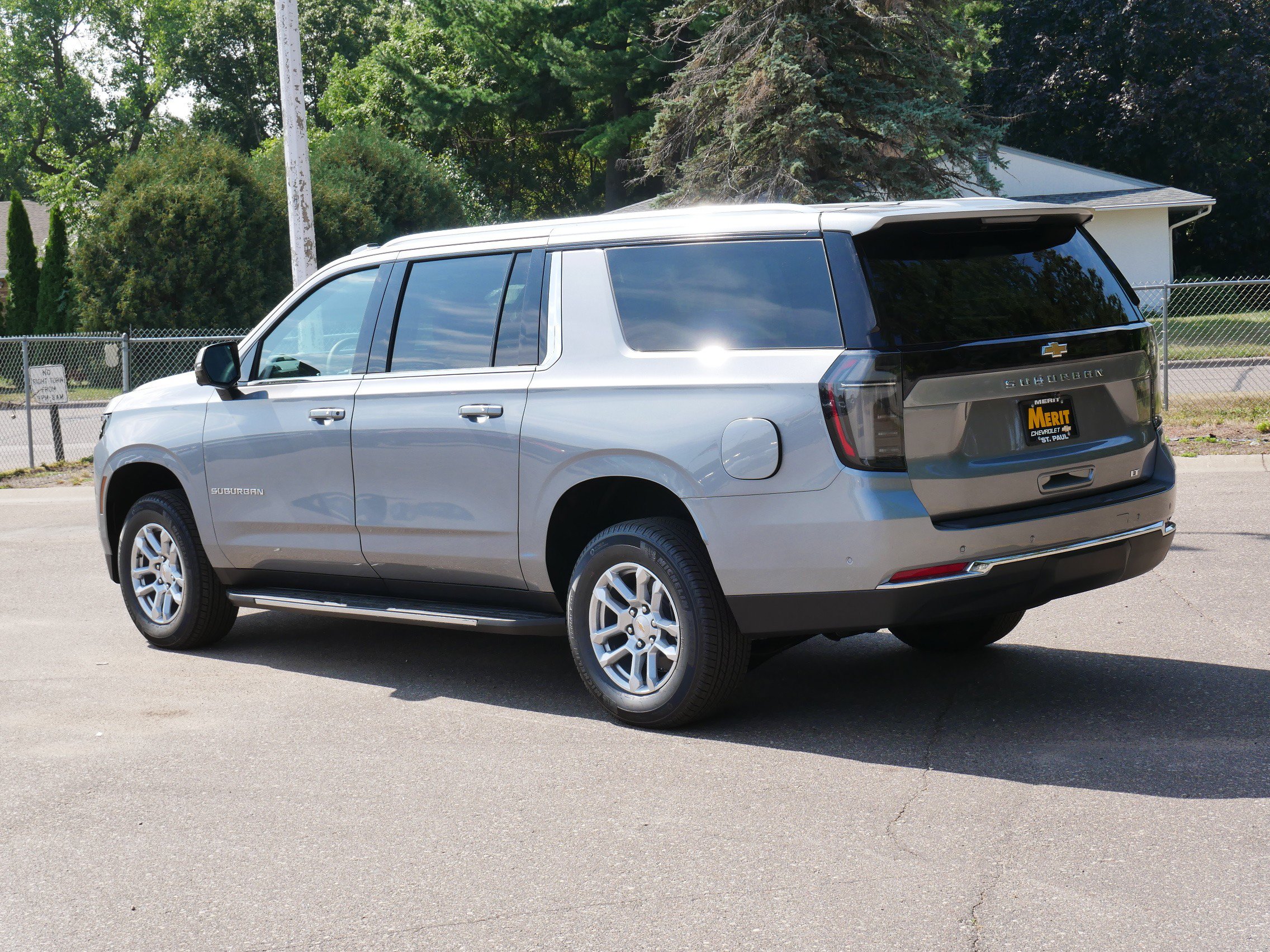 New 2026 Chevrolet Suburban LT w/ Comfort Package AWD/4WD image 4