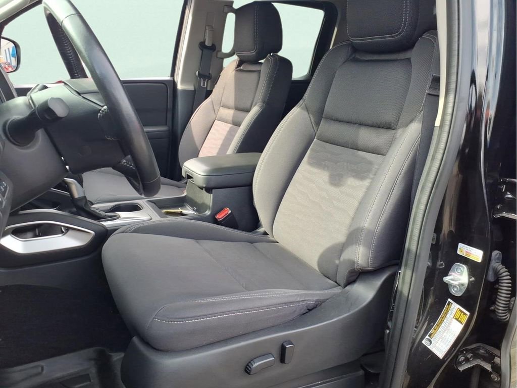 Used 2022 Nissan Frontier SV image 16