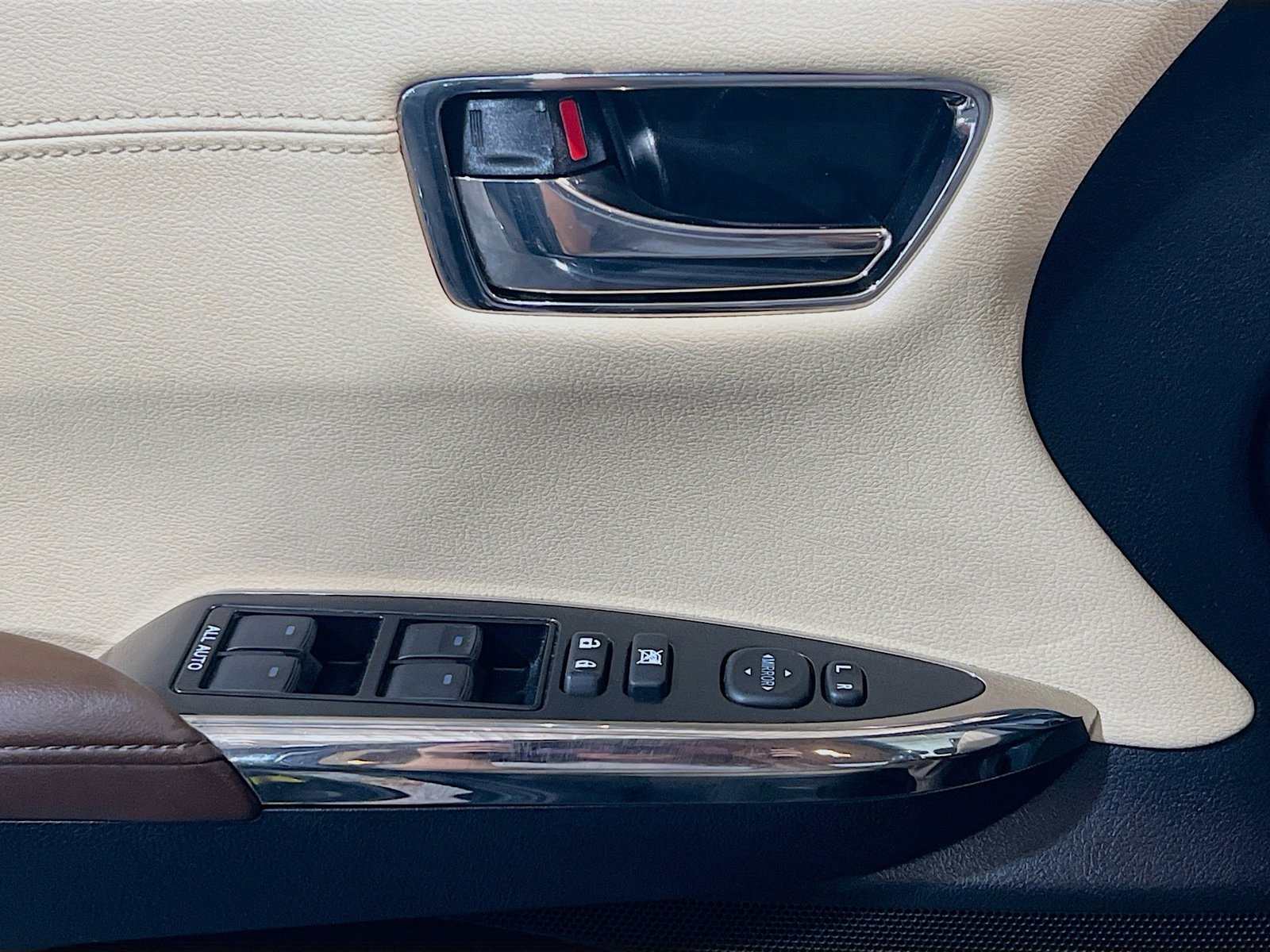 Used 2018 Toyota Avalon XLE w/ Carpet Mat Package FWD image 13