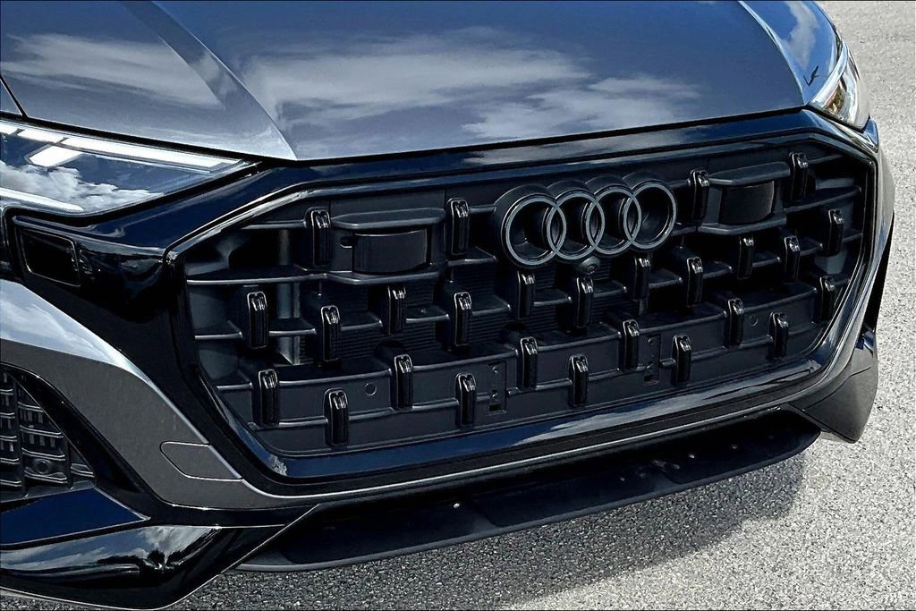 Certified 2025 Audi Q8 Premium Plus AWD/4WD image 11