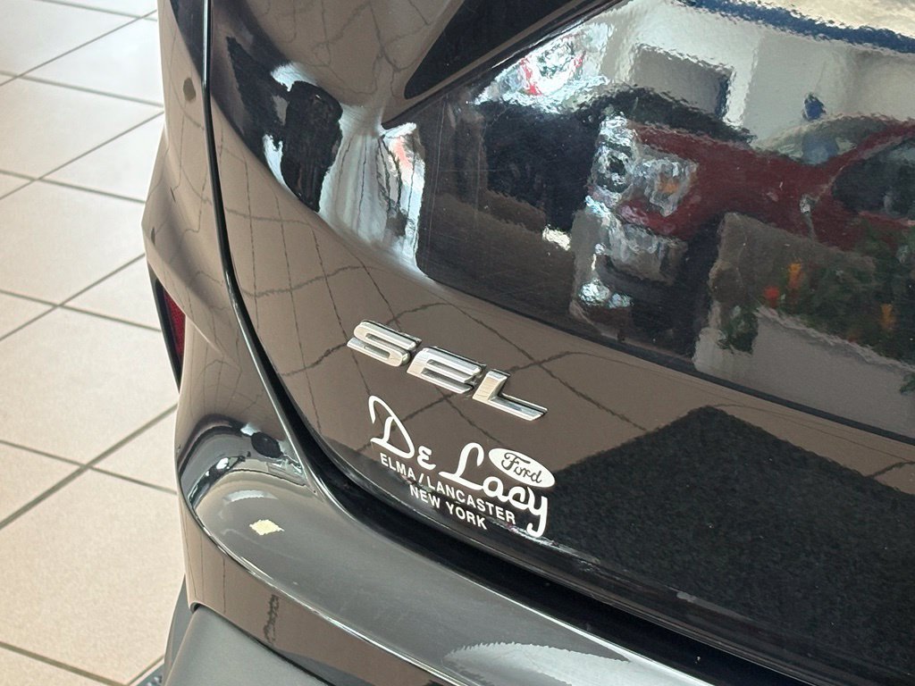 Used 2022 Ford Edge SEL w/ Sport Appearance Package AWD/4WD image 9