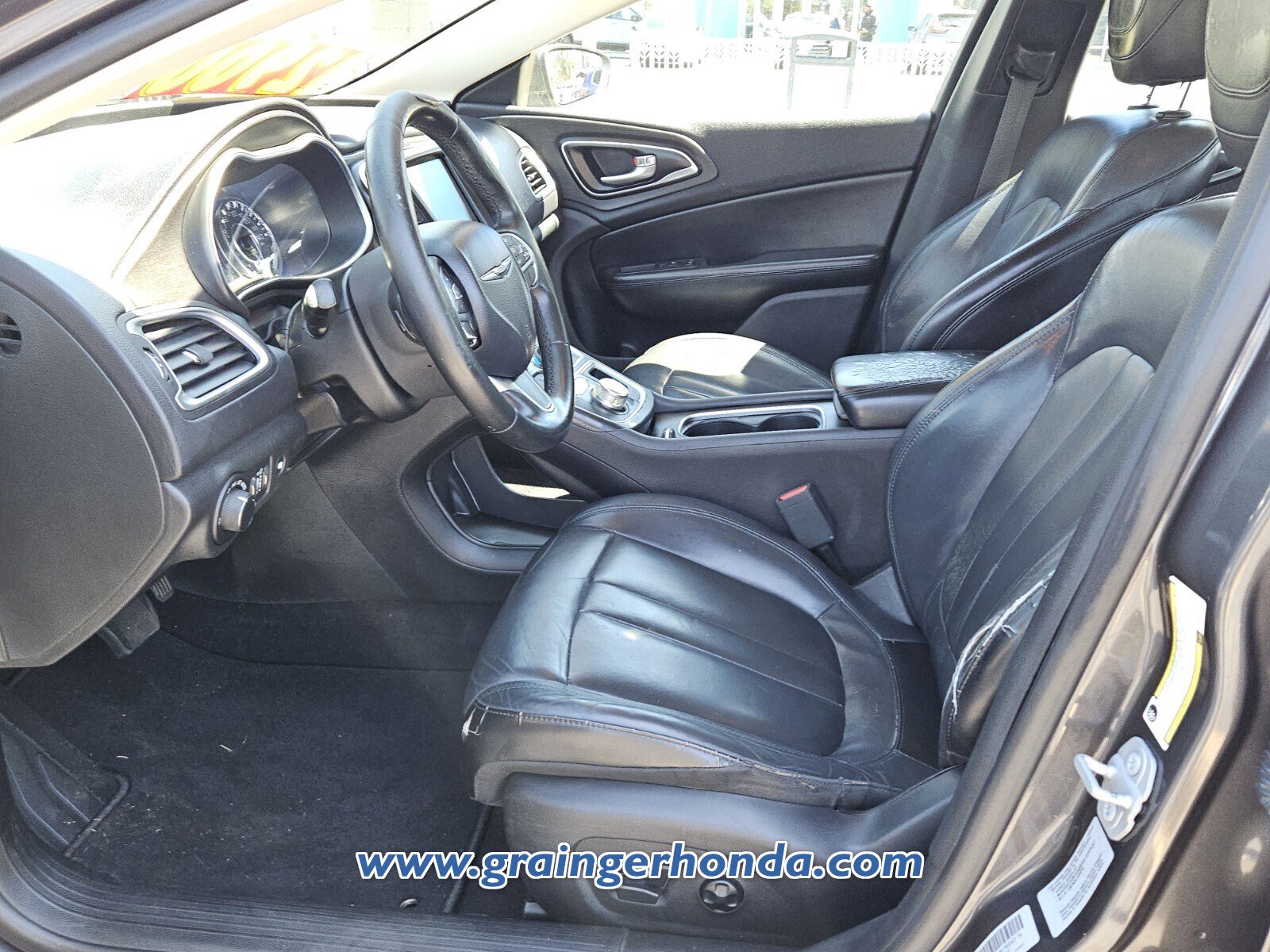 Used 2017 Chrysler 200 Limited Platinum image 10