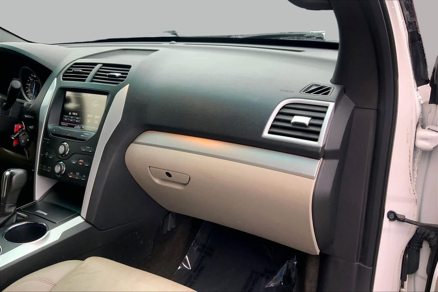 Used 2012 Ford Explorer XLT FWD image 17