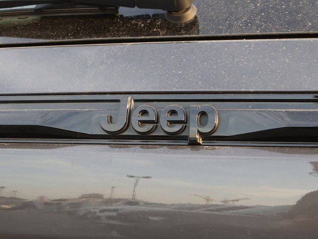Used 2023 Jeep Grand Cherokee Altitude image 17