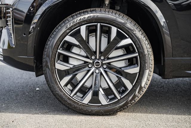 New 2026 Volvo XC90 B6 Ultra w/ Protection Package Premier AWD/4WD image 17