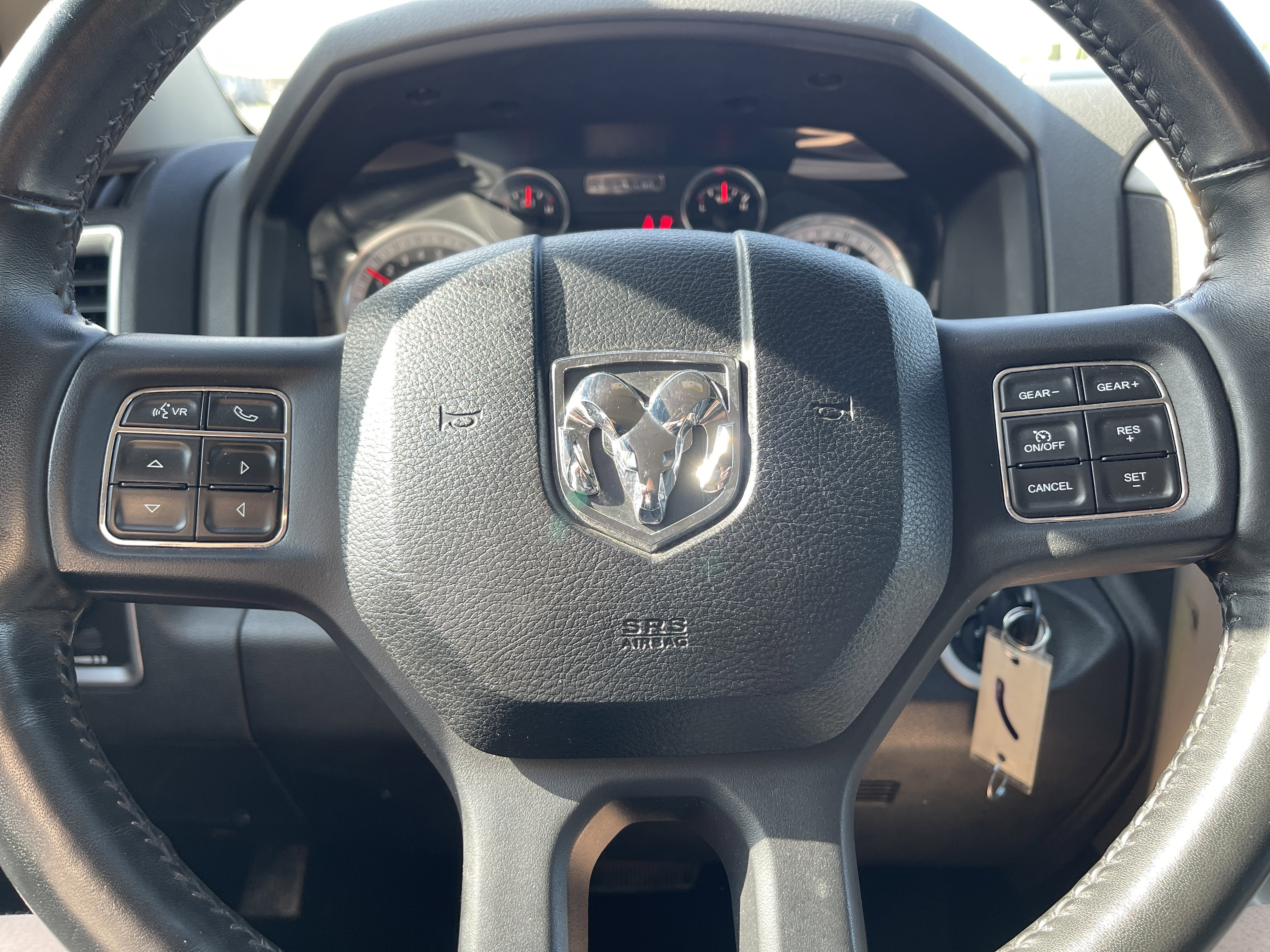 Used 2019 RAM 1500 Classic SLT w/ SLT Plus D←cor Group AWD/4WD image 13