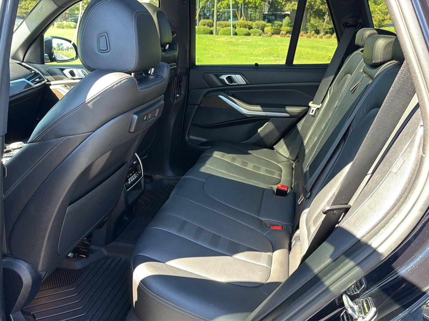 Used 2022 BMW X5 sDrive40i w/ M Sport Package RWD image 11